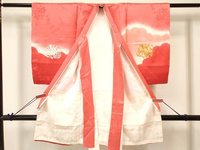 平和屋着物[]お宮参り　女の子　祝着　産着　初着　のしめ　駒刺繍　雲重ね鼓鞠花文　暈し染め　逸品　DABA3780ma