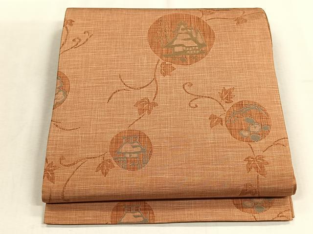 ■■■　サイズ　■■■ 長さ 444cm 幅 30.5cm程 ■■■　商品詳細　■■■ 【正絹・未使用】 詳細に関しましては、画像をご確認ください。 大変上質な逸品になります。 お安く出品致しますので、是非この機会にいかがでしょうか？ ※汚れ等に関しましては、着用時には見えない部分になるかと思いますのであまり気にならずお召になれるかと思います。 ■■■　注意事項　■■■ ■モニター発色の具合により色合いが異なる場合がございます。 ■寸法は多少の誤差が生じる場合がございますのでご了承ください。 ■縫込みの長さが左右非対称の場合は短い部分を記載しております。 左右非対称であってもご返品・お値引き等の保証は出来かねますので、ご了承の上ご購入をお願い致します。 ■シミ等のチェックには注意を払っておりますが、見落としがある場合もございますし、個人の見解も様々ですので神経質な方のご購入はお控えください。 ■箪笥に入っておりました着物や帯なので畳みシワや匂いがあるものもございます。 ■お休みは基本的に土日祝となりますが、その他臨時でお休みする場合がございますのでご了承ください。 ■商品の発送は平日のみの発送となります。 ■夜間と土曜、日曜日はお問い合わせの回答が遅れる場合がございます。 ■当店では、お直し、紋入れ、お手入れ等は承っておりません。 ■生地の状態（ヤケ、経年劣化等）によってはサイズ直しが出来ない場合がございます。 その点もどうかご了承のうえ、ご購入をお願いいたします。 ■弊社で取り扱う商品は一点ものにつき、時期や在庫状況に応じて金額が変更となる場合がございます。 ■検針は行っておりません。予めご了承いただきますようお願いいたします。 ■【洗える着物】と記載のある商品におきましては、商品お届け後に洗濯を行ってしまってからのご返品にはご対応しかねます。 念の為、専門店でのお手入れをお願いいたします。 ■写真に写っている物が全てになります。それ以外の付属品はございませんのでご了承ください。 ■状態に関する写真につきましては、掲載可能な写真枚数に限りがあるため、各箇所につき1枚参考画像を掲載しております。 ■着物のサイズ目安は下記を参考ください↓ ＜女性着物＞　お端折り次第で＋5cm　－1cmが着用可能サイズ 　例）身丈170cmの場合、身長160cm～175cm ＜男性着物＞　身丈＋約25cm～27cm程が適応身長 　例）身丈155cmの場合、身長180～182cm