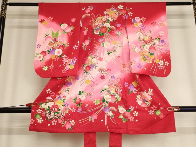 Kimono （For Girls） - 平和屋着物[]七五三　女の子　3歳　祝着　一つ身　刺繍　鈴花文　暈し染め　金糸　金彩　逸品　AABE2138ja