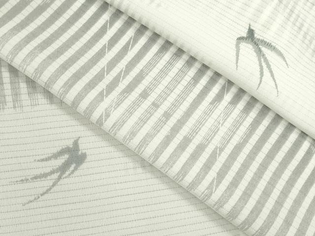 ■■■　サイズ　■■■ 身丈 156cm（肩から） 裄丈 66.5cm 袖丈 46cm　縫込み 4.5cm 袖幅 33.5cm 前幅 25cm 後幅 30cm 着物縫いこみ 内揚げ 0cm 裄 お袖側 約2.5cm　身頃側 約2.5cm ■■■　商品詳細　■■■ 【化繊】 状態は接写画像のように両袖口・衿山に薄い汚れがございますが その他特に目立ったシミ汚れなどもなく大変良い状態です。 お安く出品致しますので、是非この機会にいかがでしょうか？※ご自身で洗濯された場合の保証はできかねます。 専門店にご相談ください。 ※タグにペン書きがございます。 ■■■　注意事項　■■■ ■モニター発色の具合により色合いが異なる場合がございます。 ■寸法は多少の誤差が生じる場合がございますのでご了承ください。 ■縫込みの長さが左右非対称の場合は短い部分を記載しております。 左右非対称であってもご返品・お値引き等の保証は出来かねますので、ご了承の上ご購入をお願い致します。 ■シミ等のチェックには注意を払っておりますが、見落としがある場合もございますし、個人の見解も様々ですので神経質な方のご購入はお控えください。 ■箪笥に入っておりました着物や帯なので畳みシワや匂いがあるものもございます。 ■お休みは基本的に土日祝となりますが、その他臨時でお休みする場合がございますのでご了承ください。 ■商品の発送は平日のみの発送となります。 ■夜間と土曜、日曜日はお問い合わせの回答が遅れる場合がございます。 ■当店では、お直し、紋入れ、お手入れ等は承っておりません。 ■生地の状態（ヤケ、経年劣化等）によってはサイズ直しが出来ない場合がございます。 その点もどうかご了承のうえ、ご購入をお願いいたします。 ■弊社で取り扱う商品は一点ものにつき、時期や在庫状況に応じて金額が変更となる場合がございます。 ■検針は行っておりません。予めご了承いただきますようお願いいたします。 ■【洗える着物】と記載のある商品におきましては、商品お届け後に洗濯を行ってしまってからのご返品にはご対応しかねます。 念の為、専門店でのお手入れをお願いいたします。 ■着物のサイズ目安は下記を参考ください↓ ＜女性着物＞　お端折り次第で＋5cm　−1cmが着用可能サイズ 　例）身丈170cmの場合、身長160cm〜175cm ＜男性着物＞　身丈＋約25cm〜27cm程が適応身長 　例）身丈155cmの場合、身長180〜182cm