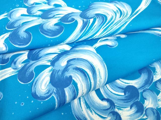 ■■■　サイズ　■■■ 身丈 159cm（肩から） 裄丈 67cm 袖丈 47cm　縫込み 3cm 袖幅 35cm 前幅 25.5cm 後幅 30cm 着物縫いこみ 内揚げ 0cm 裄 お袖側 約1cm　身頃側 約2cm ■■■　商品詳細　■■■ 【綿】 状態は特に目立ったシミ汚れなどもなく大変良い状態です。 お安く出品致しますので、是非この機会にいかがでしょうか？ ■■■　注意事項　■■■ ■モニター発色の具合により色合いが異なる場合がございます。 ■寸法は多少の誤差が生じる場合がございますのでご了承ください。 ■縫込みの長さが左右非対称の場合は短い部分を記載しております。 左右非対称であってもご返品・お値引き等の保証は出来かねますので、ご了承の上ご購入をお願い致します。 ■シミ等のチェックには注意を払っておりますが、見落としがある場合もございますし、個人の見解も様々ですので神経質な方のご購入はお控えください。 ■箪笥に入っておりました着物や帯なので畳みシワや匂いがあるものもございます。 ■お休みは基本的に土日祝となりますが、その他臨時でお休みする場合がございますのでご了承ください。 ■商品の発送は平日のみの発送となります。 ■夜間と土曜、日曜日はお問い合わせの回答が遅れる場合がございます。 ■当店では、お直し、紋入れ、お手入れ等は承っておりません。 ■生地の状態（ヤケ、経年劣化等）によってはサイズ直しが出来ない場合がございます。 その点もどうかご了承のうえ、ご購入をお願いいたします。 ■弊社で取り扱う商品は一点ものにつき、時期や在庫状況に応じて金額が変更となる場合がございます。 ■検針は行っておりません。予めご了承いただきますようお願いいたします。 ■【洗える着物】と記載のある商品におきましては、商品お届け後に洗濯を行ってしまってからのご返品にはご対応しかねます。 念の為、専門店でのお手入れをお願いいたします。 ■着物のサイズ目安は下記を参考ください↓ ＜女性着物＞　お端折り次第で＋5cm　−1cmが着用可能サイズ 　例）身丈170cmの場合、身長160cm〜175cm ＜男性着物＞　身丈＋約25cm〜27cm程が適応身長 　例）身丈155cmの場合、身長180〜182cm