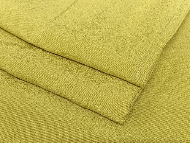 ■■■　サイズ　■■■ 身丈 161.5cm（肩から） 裄丈 66cm 袖丈 50cm　縫込み 3cm 袖幅 33cm 前幅 25cm 後幅 30.5cm 着物縫いこみ 内揚げ 1cm 裄 お袖側 約1cm　身頃側 約2cm ■■■　商品詳細　■■■ 【正絹・一つ紋】 状態は特に目立ったシミ汚れなどもなく大変良い状態です。 大変上質な逸品になります。 お安く出品致しますので、是非この機会にいかがでしょうか？ ■■■　注意事項　■■■ ■モニター発色の具合により色合いが異なる場合がございます。 ■寸法は多少の誤差が生じる場合がございますのでご了承ください。 ■シミ等のチェックには注意を払っておりますが、見落としがある場合もございますし、個人の見解も様々ですので神経質な方のご購入はお控えください。 ■箪笥に入っておりました着物や帯なので畳みシワや匂いがあるものもございます。 ■お休みは基本的に土日祝となりますが、その他臨時でお休みする場合がございますのでご了承ください。 ■商品の発送は平日のみの発送となります。 ■夜間と土曜、日曜日はお問い合わせの回答が遅れる場合がございます。 ■当店では、お直し、紋入れ、お手入れ等は承っておりません。 ■生地の状態（ヤケ、経年劣化等）によってはサイズ直しが出来ない場合がございます。 その点もどうかご了承のうえ、ご購入をお願いいたします。 ■着物のサイズ目安は下記を参考ください↓ ＜女性着物＞　身長-10cm+5cmが着用可能サイズ(お端折り次第) 　例）身長160cmの方→着物身丈150cm〜165cm ＜男性着物＞　身長-27cm ±5cmが着用可能サイズ 　例）身長170cmの方→着物身丈138cm〜148cm