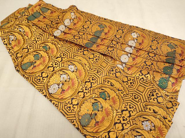 ■■■　サイズ　■■■ 【袴】 紐下　約　75.5cm ■■■　商品詳細　■■■ 袴【交織】のいずれも 状態は特に目立ったシミ汚れなどもなく大変良い状態です。 大変上質な逸品になります。 お安く出品致しますので、是非この機会にいかがでしょうか？ ※ヘラにペン書きがございます。 ■■■　注意事項　■■■ ■モニター発色の具合により色合いが異なる場合がございます。 ■寸法は多少の誤差が生じる場合がございますのでご了承ください。 ■縫込みの長さが左右非対称の場合は短い部分を記載しております。 左右非対称であってもご返品・お値引き等の保証は出来かねますので、ご了承の上ご購入をお願い致します。 ■シミ等のチェックには注意を払っておりますが、見落としがある場合もございますし、個人の見解も様々ですので神経質な方のご購入はお控えください。 ■箪笥に入っておりました着物や帯なので畳みシワや匂いがあるものもございます。 ■お休みは基本的に土日祝となりますが、その他臨時でお休みする場合がございますのでご了承ください。 ■商品の発送は平日のみの発送となります。 ■夜間と土曜、日曜日はお問い合わせの回答が遅れる場合がございます。 ■当店では、お直し、紋入れ、お手入れ等は承っておりません。 ■生地の状態（ヤケ、経年劣化等）によってはサイズ直しが出来ない場合がございます。 その点もどうかご了承のうえ、ご購入をお願いいたします。 ■弊社で取り扱う商品は一点ものにつき、時期や在庫状況に応じて金額が変更となる場合がございます。 ■検針は行っておりません。予めご了承いただきますようお願いいたします。 ■【洗える着物】と記載のある商品におきましては、商品お届け後に洗濯を行ってしまってからのご返品にはご対応しかねます。 念の為、専門店でのお手入れをお願いいたします。 ■着物のサイズ目安は下記を参考ください↓ ＜女性着物＞　お端折り次第で＋5cm　−1cmが着用可能サイズ 　例）身丈170cmの場合、身長160cm〜175cm ＜男性着物＞　身丈＋約25cm〜27cm程が適応身長 　例）身丈155cmの場合、身長180〜182cm