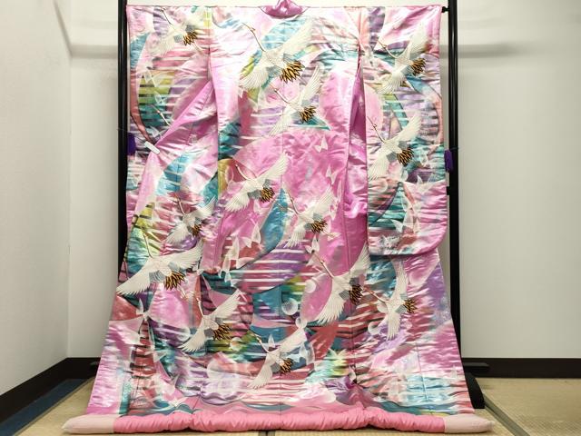 平和屋本店●色打掛　お引きずり　和装　婚礼　結婚式　花嫁　神社挙式　刺繍　飛鶴舞蝶文　暈し染め　銀彩　逸品　CA…