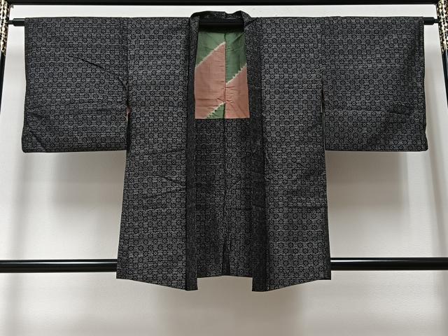 Haori - 平和屋着物∞羽織　紬地　舞花文　黒地　銀糸　正絹　逸品　CAAV5778id