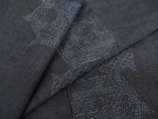 平和屋着物●本場結城紬　重要無形文化財　100亀甲　糸車文　正絹　逸品　未使用　DAAW5559ud
