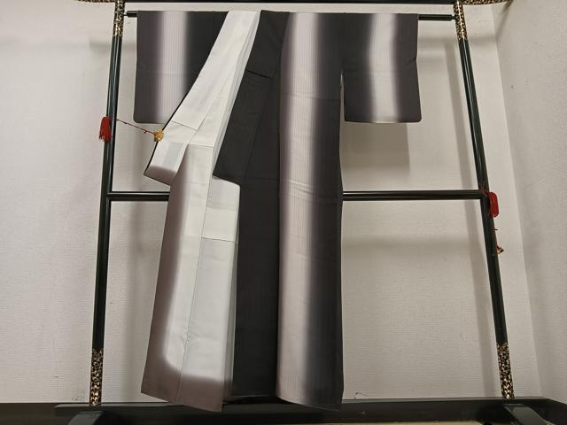 平和屋の平和屋着物●上質な小紋　間道　暈し染め　正絹　逸品　AABG7331ph｜アングル2