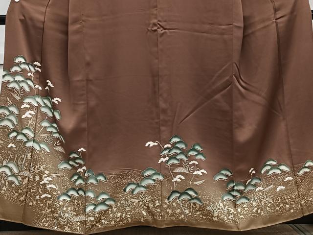 ■■■　サイズ　■■■ 身丈 159.5cm（肩から） 裄丈 64.5cm 袖丈 49cm　縫込み 4.5cm 袖幅 32.5cm 前幅 24.5cm 後幅 29.5cm 着物縫いこみ 内揚げ 4.5cm 裄 お袖側 約2.5cm　身頃側 約2cm ■■■　商品詳細　■■■ 【正絹・一つ紋】 状態は特に目立ったシミ汚れなどもなく大変良い状態です。 大変上質な逸品になります。 お安く出品致しますので、是非この機会にいかがでしょうか？ ■■■　注意事項　■■■ ■モニター発色の具合により色合いが異なる場合がございます。 ■寸法は多少の誤差が生じる場合がございますのでご了承ください。 ■縫込みの長さが左右非対称の場合は短い部分を記載しております。 左右非対称であってもご返品・お値引き等の保証は出来かねますので、ご了承の上ご購入をお願い致します。 ■シミ等のチェックには注意を払っておりますが、見落としがある場合もございますし、個人の見解も様々ですので神経質な方のご購入はお控えください。 ■箪笥に入っておりました着物や帯なので畳みシワや匂いがあるものもございます。 ■お休みは基本的に土日祝となりますが、その他臨時でお休みする場合がございますのでご了承ください。 ■商品の発送は平日のみの発送となります。 ■夜間と土曜、日曜日はお問い合わせの回答が遅れる場合がございます。 ■当店では、お直し、紋入れ、お手入れ等は承っておりません。 ■生地の状態（ヤケ、経年劣化等）によってはサイズ直しが出来ない場合がございます。 その点もどうかご了承のうえ、ご購入をお願いいたします。 ■弊社で取り扱う商品は一点ものにつき、時期や在庫状況に応じて金額が変更となる場合がございます。 ■検針は行っておりません。予めご了承いただきますようお願いいたします。 ■【洗える着物】と記載のある商品におきましては、商品お届け後に洗濯を行ってしまってからのご返品にはご対応しかねます。 念の為、専門店でのお手入れをお願いいたします。 ■写真に写っている物が全てになります。それ以外の付属品はございませんのでご了承ください。 ■状態に関する写真につきましては、掲載可能な写真枚数に限りがあるため、各箇所につき1枚参考画像を掲載しております。 ■着物のサイズ目安は下記を参考ください↓ ＜女性着物＞　お端折り次第で＋5cm　－1cmが着用可能サイズ 　例）身丈170cmの場合、身長160cm～175cm ＜男性着物＞　身丈＋約25cm～27cm程が適応身長 　例）身丈155cmの場合、身長180～182cm