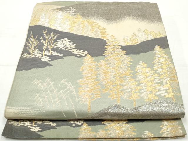 ■■■　サイズ　■■■ 長さ 414cm 幅 29.5cm程 ■■■　商品詳細　■■■ 【正絹・芯なし】 詳細に関しましては、画像をご確認ください。 大変上質な逸品になります。 お安く出品致しますので、是非この機会にいかがでしょうか？ ■■■　注意事項　■■■ ■モニター発色の具合により色合いが異なる場合がございます。 ■寸法は多少の誤差が生じる場合がございますのでご了承ください。 ■縫込みの長さが左右非対称の場合は短い部分を記載しております。 左右非対称であってもご返品・お値引き等の保証は出来かねますので、ご了承の上ご購入をお願い致します。 ■シミ等のチェックには注意を払っておりますが、見落としがある場合もございますし、個人の見解も様々ですので神経質な方のご購入はお控えください。 ■箪笥に入っておりました着物や帯なので畳みシワや匂いがあるものもございます。 ■お休みは基本的に土日祝となりますが、その他臨時でお休みする場合がございますのでご了承ください。 ■商品の発送は平日のみの発送となります。 ■夜間と土曜、日曜日はお問い合わせの回答が遅れる場合がございます。 ■当店では、お直し、紋入れ、お手入れ等は承っておりません。 ■生地の状態（ヤケ、経年劣化等）によってはサイズ直しが出来ない場合がございます。 その点もどうかご了承のうえ、ご購入をお願いいたします。 ■弊社で取り扱う商品は一点ものにつき、時期や在庫状況に応じて金額が変更となる場合がございます。 ■検針は行っておりません。予めご了承いただきますようお願いいたします。 ■【洗える着物】と記載のある商品におきましては、商品お届け後に洗濯を行ってしまってからのご返品にはご対応しかねます。 念の為、専門店でのお手入れをお願いいたします。 ■着物のサイズ目安は下記を参考ください↓ ＜女性着物＞　お端折り次第で＋5cm　−1cmが着用可能サイズ 　例）身丈170cmの場合、身長160cm〜175cm ＜男性着物＞　身丈＋約25cm〜27cm程が適応身長 　例）身丈155cmの場合、身長180〜182cm