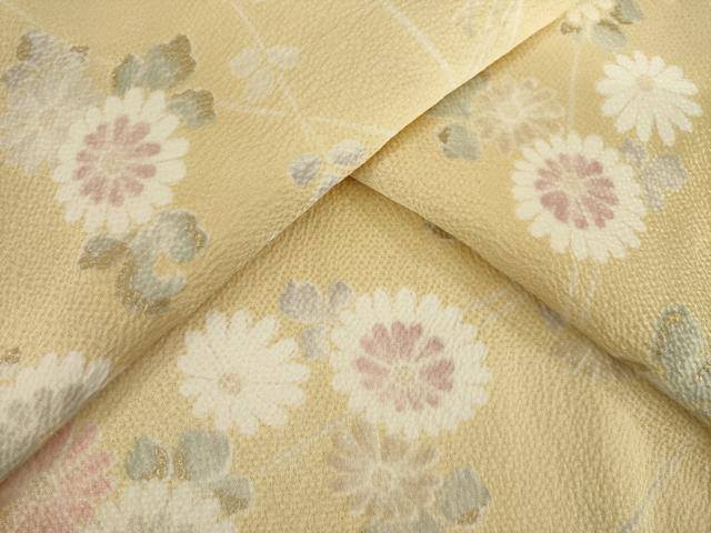 ■■■　サイズ　■■■ 身丈 157cm（肩から） 裄丈 64cm 袖丈 49cm　縫込み 7cm 袖幅 32cm 前幅 23cm 後幅 29cm 着物縫いこみ 内揚げ 4cm 裄 お袖側 約3cm　身頃側 約2cm ■■■　商品詳細　■■■ 【正絹・未使用】 状態は特に目立ったシミ汚れなどもなく大変良い状態です。 大変上質な逸品になります。 お安く出品致しますので、是非この機会にいかがでしょうか？ ■■■　注意事項　■■■ ■モニター発色の具合により色合いが異なる場合がございます。 ■寸法は多少の誤差が生じる場合がございますのでご了承ください。 ■縫込みの長さが左右非対称の場合は短い部分を記載しております。 左右非対称であってもご返品・お値引き等の保証は出来かねますので、ご了承の上ご購入をお願い致します。 ■シミ等のチェックには注意を払っておりますが、見落としがある場合もございますし、個人の見解も様々ですので神経質な方のご購入はお控えください。 ■箪笥に入っておりました着物や帯なので畳みシワや匂いがあるものもございます。 ■お休みは基本的に土日祝となりますが、その他臨時でお休みする場合がございますのでご了承ください。 ■商品の発送は平日のみの発送となります。 ■夜間と土曜、日曜日はお問い合わせの回答が遅れる場合がございます。 ■当店では、お直し、紋入れ、お手入れ等は承っておりません。 ■生地の状態（ヤケ、経年劣化等）によってはサイズ直しが出来ない場合がございます。 その点もどうかご了承のうえ、ご購入をお願いいたします。 ■弊社で取り扱う商品は一点ものにつき、時期や在庫状況に応じて金額が変更となる場合がございます。 ■検針は行っておりません。予めご了承いただきますようお願いいたします。 ■【洗える着物】と記載のある商品におきましては、商品お届け後に洗濯を行ってしまってからのご返品にはご対応しかねます。 念の為、専門店でのお手入れをお願いいたします。 ■着物のサイズ目安は下記を参考ください↓ ＜女性着物＞　お端折り次第で＋5?　−10?が着用可能サイズ 　例）身丈170?の場合、身長160?〜175? ＜男性着物＞　身丈＋約25?〜27?程が適応身長 　例）身丈155?の場合、身長180〜182?