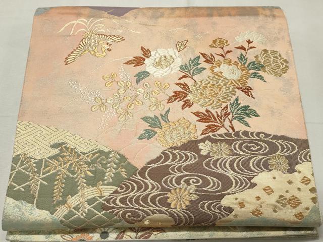 ■■■　サイズ　■■■ 長さ 428cm 幅 30.5cm程 ■■■　商品詳細　■■■ 【正絹・芯なし】 詳細に関しましては、画像をご確認ください。 大変上質な逸品になります。 お安く出品致しますので、是非この機会にいかがでしょうか？ ■■■　注意事項　■■■ ■モニター発色の具合により色合いが異なる場合がございます。 ■寸法は多少の誤差が生じる場合がございますのでご了承ください。 ■縫込みの長さが左右非対称の場合は短い部分を記載しております。 左右非対称であってもご返品・お値引き等の保証は出来かねますので、ご了承の上ご購入をお願い致します。 ■シミ等のチェックには注意を払っておりますが、見落としがある場合もございますし、個人の見解も様々ですので神経質な方のご購入はお控えください。 ■箪笥に入っておりました着物や帯なので畳みシワや匂いがあるものもございます。 ■お休みは基本的に土日祝となりますが、その他臨時でお休みする場合がございますのでご了承ください。 ■商品の発送は平日のみの発送となります。 ■夜間と土曜、日曜日はお問い合わせの回答が遅れる場合がございます。 ■当店では、お直し、紋入れ、お手入れ等は承っておりません。 ■生地の状態（ヤケ、経年劣化等）によってはサイズ直しが出来ない場合がございます。 その点もどうかご了承のうえ、ご購入をお願いいたします。 ■弊社で取り扱う商品は一点ものにつき、時期や在庫状況に応じて金額が変更となる場合がございます。 ■検針は行っておりません。予めご了承いただきますようお願いいたします。 ■【洗える着物】と記載のある商品におきましては、商品お届け後に洗濯を行ってしまってからのご返品にはご対応しかねます。 念の為、専門店でのお手入れをお願いいたします。 ■着物のサイズ目安は下記を参考ください↓ ＜女性着物＞　お端折り次第で＋5cm　−1cmが着用可能サイズ 　例）身丈170cmの場合、身長160cm〜175cm ＜男性着物＞　身丈＋約25cm〜27cm程が適応身長 　例）身丈155cmの場合、身長180〜182cm