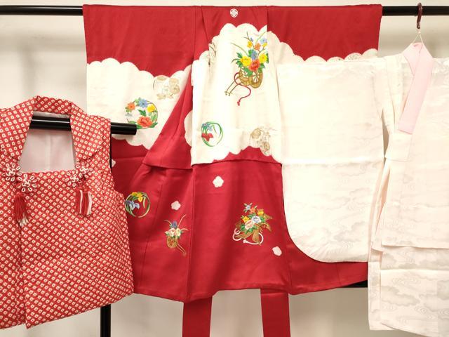 Kimono （For Girls） - 平和屋着物[]七五三　女の子　3歳　祝着　三つ身　長襦袢(袷・半衿刺繍)・被布セット　刺繍　絞り　花車文　金彩　逸品　DABE7023ma