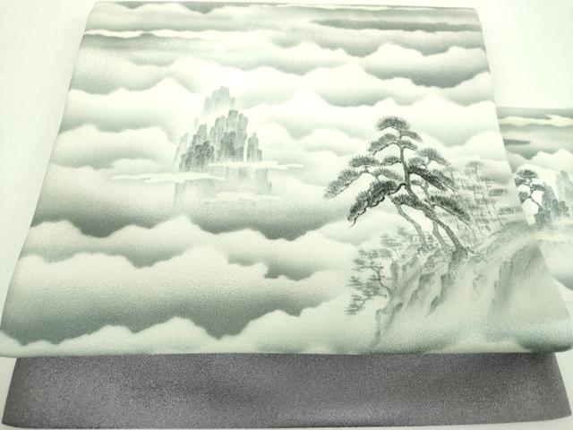 ■■■　サイズ　■■■ 長さ 375cm 幅 32cm程 ■■■　商品詳細　■■■ 【正絹】 状態は締めてはおりますが 特に目立ったシミ汚れなどもなく大変良い状態です。 大変上質な逸品になります。 お安く出品致しますので、是非この機会にいかがでしょうか？ ■■■　注意事項　■■■ ■モニター発色の具合により色合いが異なる場合がございます。 ■寸法は多少の誤差が生じる場合がございますのでご了承ください。 ■縫込みの長さが左右非対称の場合は短い部分を記載しております。 左右非対称であってもご返品・お値引き等の保証は出来かねますので、ご了承の上ご購入をお願い致します。 ■シミ等のチェックには注意を払っておりますが、見落としがある場合もございますし、個人の見解も様々ですので神経質な方のご購入はお控えください。 ■箪笥に入っておりました着物や帯なので畳みシワや匂いがあるものもございます。 ■お休みは基本的に土日祝となりますが、その他臨時でお休みする場合がございますのでご了承ください。 ■商品の発送は平日のみの発送となります。 ■夜間と土曜、日曜日はお問い合わせの回答が遅れる場合がございます。 ■当店では、お直し、紋入れ、お手入れ等は承っておりません。 ■生地の状態（ヤケ、経年劣化等）によってはサイズ直しが出来ない場合がございます。 その点もどうかご了承のうえ、ご購入をお願いいたします。 ■弊社で取り扱う商品は一点ものにつき、時期や在庫状況に応じて金額が変更となる場合がございます。 ■検針は行っておりません。予めご了承いただきますようお願いいたします。 ■【洗える着物】と記載のある商品におきましては、商品お届け後に洗濯を行ってしまってからのご返品にはご対応しかねます。 念の為、専門店でのお手入れをお願いいたします。 ■着物のサイズ目安は下記を参考ください↓ ＜女性着物＞　お端折り次第で＋5cm　−1cmが着用可能サイズ 　例）身丈170cmの場合、身長160cm〜175cm ＜男性着物＞　身丈＋約25cm〜27cm程が適応身長 　例）身丈155cmの場合、身長180〜182cm
