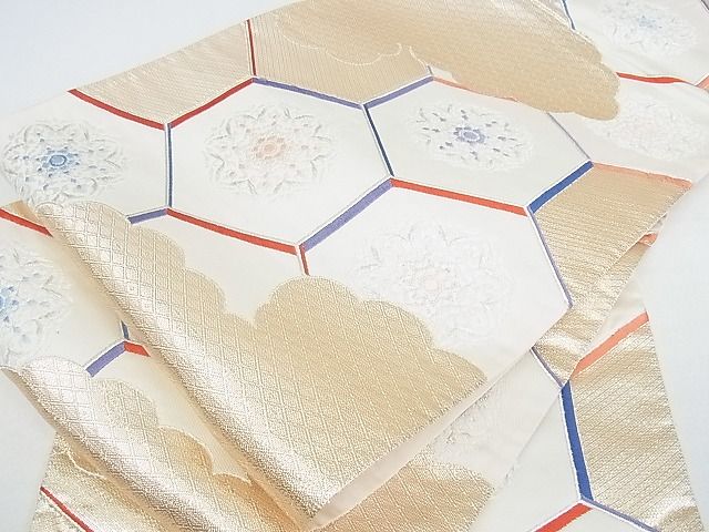 平和屋着物■六通柄袋帯　唐織　雲取り亀甲花文　金銀糸　逸品　wb6637