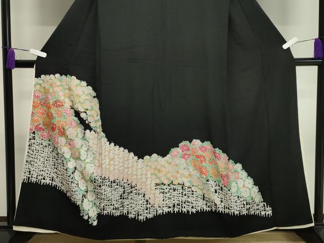 平和屋の平和屋着物■豪華黒留袖 駒刺繍 梅笹花文 金彩 正絹 逸品 CAAY6569gh｜アングル2