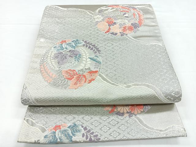■■■　サイズ　■■■ 長さ 424cm 幅 31cm程 ■■■　商品詳細　■■■ 【正絹】 詳細に関しましては、画像をご確認ください。 大変上質な逸品になります。 お安く出品致しますので、是非この機会にいかがでしょうか？ ■■■　注意事項　■■■ ■モニター発色の具合により色合いが異なる場合がございます。 ■寸法は多少の誤差が生じる場合がございますのでご了承ください。 ■縫込みの長さが左右非対称の場合は短い部分を記載しております。 左右非対称であってもご返品・お値引き等の保証は出来かねますので、ご了承の上ご購入をお願い致します。 ■シミ等のチェックには注意を払っておりますが、見落としがある場合もございますし、個人の見解も様々ですので神経質な方のご購入はお控えください。 ■箪笥に入っておりました着物や帯なので畳みシワや匂いがあるものもございます。 ■お休みは基本的に土日祝となりますが、その他臨時でお休みする場合がございますのでご了承ください。 ■商品の発送は平日のみの発送となります。 ■夜間と土曜、日曜日はお問い合わせの回答が遅れる場合がございます。 ■当店では、お直し、紋入れ、お手入れ等は承っておりません。 ■生地の状態（ヤケ、経年劣化等）によってはサイズ直しが出来ない場合がございます。 その点もどうかご了承のうえ、ご購入をお願いいたします。 ■弊社で取り扱う商品は一点ものにつき、時期や在庫状況に応じて金額が変更となる場合がございます。 ■検針は行っておりません。予めご了承いただきますようお願いいたします。 ■【洗える着物】と記載のある商品におきましては、商品お届け後に洗濯を行ってしまってからのご返品にはご対応しかねます。 念の為、専門店でのお手入れをお願いいたします。 ■着物のサイズ目安は下記を参考ください↓ ＜女性着物＞　お端折り次第で＋5cm　−1cmが着用可能サイズ 　例）身丈170cmの場合、身長160cm〜175cm ＜男性着物＞　身丈＋約25cm〜27cm程が適応身長 　例）身丈155cmの場合、身長180〜182cm