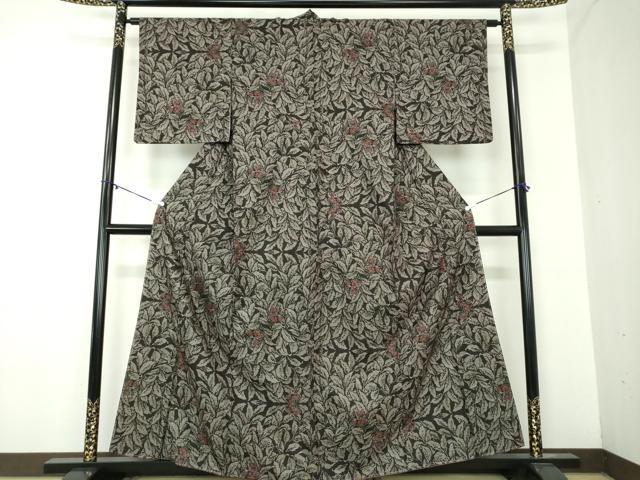 平和屋の平和屋着物●本場大島紬　7マルキ　更紗花文　やまと誂製　富川曙美作　証紙付き　正絹　逸品　未使用　DABA1893ps｜アングル2