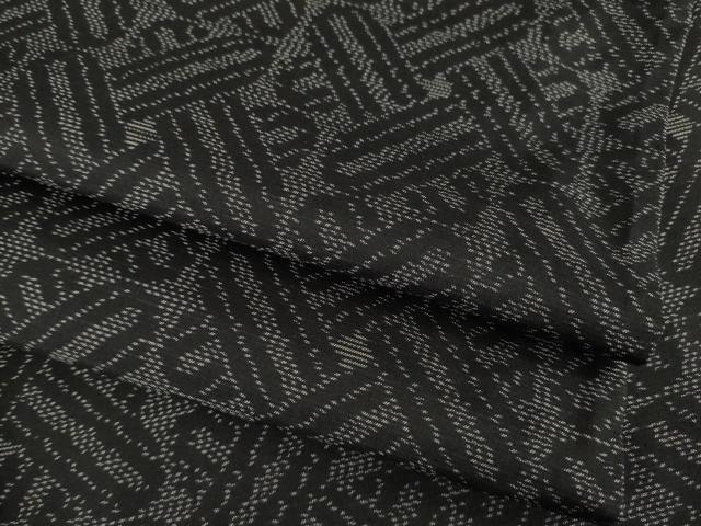 平和屋着物●本場大島紬　幾何学文　黒地　正絹　逸品　AAAZ0643ck
