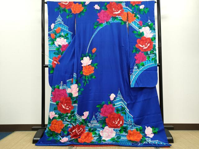 ■■■　サイズ　■■■ 身丈 179cm（肩から） 裄丈 63.5cm 袖丈 105cm　縫込み 4.5cm 袖幅 32cm 前幅 24cm 後幅 30cm 着物縫いこみ 内揚げ 0cm 裄 お袖側 約0.5cm　身頃側 約1cm ■■■　商品詳細　■■■ 【正絹・比翼仕立て】 状態は接写画像のように左袖・後身頃に薄い汚れがございますが その他特に目立ったシミ汚れなどもなく大変良い状態です。 大変上質な逸品になります。 お安く出品致しますので、是非この機会にいかがでしょうか？ ■■■　注意事項　■■■ ■モニター発色の具合により色合いが異なる場合がございます。 ■寸法は多少の誤差が生じる場合がございますのでご了承ください。 ■縫込みの長さが左右非対称の場合は短い部分を記載しております。 左右非対称であってもご返品・お値引き等の保証は出来かねますので、ご了承の上ご購入をお願い致します。 ■シミ等のチェックには注意を払っておりますが、見落としがある場合もございますし、個人の見解も様々ですので神経質な方のご購入はお控えください。 ■箪笥に入っておりました着物や帯なので畳みシワや匂いがあるものもございます。 ■お休みは基本的に土日祝となりますが、その他臨時でお休みする場合がございますのでご了承ください。 ■商品の発送は平日のみの発送となります。 ■夜間と土曜、日曜日はお問い合わせの回答が遅れる場合がございます。 ■当店では、お直し、紋入れ、お手入れ等は承っておりません。 ■生地の状態（ヤケ、経年劣化等）によってはサイズ直しが出来ない場合がございます。 その点もどうかご了承のうえ、ご購入をお願いいたします。 ■弊社で取り扱う商品は一点ものにつき、時期や在庫状況に応じて金額が変更となる場合がございます。 ■検針は行っておりません。予めご了承いただきますようお願いいたします。 ■【洗える着物】と記載のある商品におきましては、商品お届け後に洗濯を行ってしまってからのご返品にはご対応しかねます。 念の為、専門店でのお手入れをお願いいたします。 ■着物のサイズ目安は下記を参考ください↓ ＜女性着物＞　お端折り次第で＋5?　−10?が着用可能サイズ 　例）身丈170?の場合、身長160?〜175? ＜男性着物＞　身丈＋約25?〜27?程が適応身長 　例）身丈155?の場合、身長180〜182?