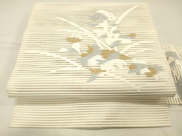 ■■■　サイズ　■■■ 長さ 361.5cm 幅 29.5cm程 ■■■　商品詳細　■■■ 【正絹】 状態は接写画像のように 裏地・胴回り・太鼓下部・太鼓上部に薄い汚れがございますが その他特に目立ったシミ汚れなどもなく大変良い状態です。 大変上質な逸品になります。 お安く出品致しますので、是非この機会にいかがでしょうか？ ■■■　注意事項　■■■ ■モニター発色の具合により色合いが異なる場合がございます。 ■寸法は多少の誤差が生じる場合がございますのでご了承ください。 ■縫込みの長さが左右非対称の場合は短い部分を記載しております。 左右非対称であってもご返品・お値引き等の保証は出来かねますので、ご了承の上ご購入をお願い致します。 ■シミ等のチェックには注意を払っておりますが、見落としがある場合もございますし、個人の見解も様々ですので神経質な方のご購入はお控えください。 ■箪笥に入っておりました着物や帯なので畳みシワや匂いがあるものもございます。 ■お休みは基本的に土日祝となりますが、その他臨時でお休みする場合がございますのでご了承ください。 ■商品の発送は平日のみの発送となります。 ■夜間と土曜、日曜日はお問い合わせの回答が遅れる場合がございます。 ■当店では、お直し、紋入れ、お手入れ等は承っておりません。 ■生地の状態（ヤケ、経年劣化等）によってはサイズ直しが出来ない場合がございます。 その点もどうかご了承のうえ、ご購入をお願いいたします。 ■弊社で取り扱う商品は一点ものにつき、時期や在庫状況に応じて金額が変更となる場合がございます。 ■検針は行っておりません。予めご了承いただきますようお願いいたします。 ■【洗える着物】と記載のある商品におきましては、商品お届け後に洗濯を行ってしまってからのご返品にはご対応しかねます。 念の為、専門店でのお手入れをお願いいたします。 ■着物のサイズ目安は下記を参考ください↓ ＜女性着物＞　お端折り次第で＋5cm　−1cmが着用可能サイズ 　例）身丈170cmの場合、身長160cm〜175cm ＜男性着物＞　身丈＋約25cm〜27cm程が適応身長 　例）身丈155cmの場合、身長180〜182cm