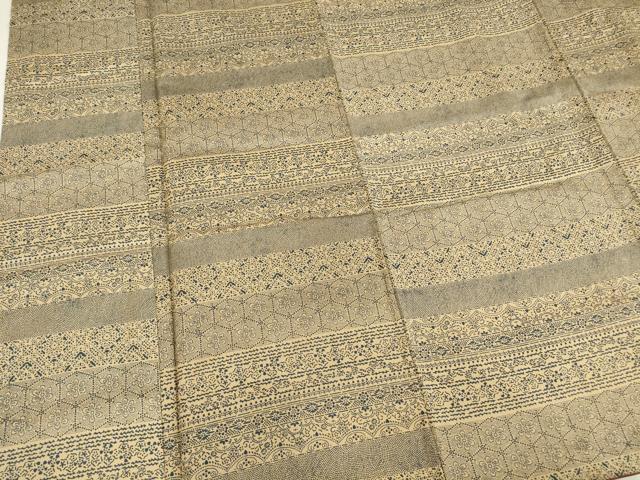 平和屋着物■本場染大島紬 横段花文 正絹 逸品 DAAQ5730ya