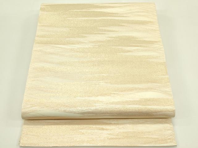 ■■■　サイズ　■■■ 長さ 420cm 幅 30cm程 ■■■　商品詳細　■■■ 【正絹】 状態は接写画像のように表地所々・裏地所々にアクがございます。 大変上質な逸品になりますのでぜひお手入れをされてお召しになられてはいかがでしょうか。 お安く出品致しますので、是非この機会にいかがでしょうか？ ■■■　注意事項　■■■ ■モニター発色の具合により色合いが異なる場合がございます。 ■寸法は多少の誤差が生じる場合がございますのでご了承ください。 ■縫込みの長さが左右非対称の場合は短い部分を記載しております。 左右非対称であってもご返品・お値引き等の保証は出来かねますので、ご了承の上ご購入をお願い致します。 ■シミ等のチェックには注意を払っておりますが、見落としがある場合もございますし、個人の見解も様々ですので神経質な方のご購入はお控えください。 ■箪笥に入っておりました着物や帯なので畳みシワや匂いがあるものもございます。 ■お休みは基本的に土日祝となりますが、その他臨時でお休みする場合がございますのでご了承ください。 ■商品の発送は平日のみの発送となります。 ■夜間と土曜、日曜日はお問い合わせの回答が遅れる場合がございます。 ■当店では、お直し、紋入れ、お手入れ等は承っておりません。 ■生地の状態（ヤケ、経年劣化等）によってはサイズ直しが出来ない場合がございます。 その点もどうかご了承のうえ、ご購入をお願いいたします。 ■弊社で取り扱う商品は一点ものにつき、時期や在庫状況に応じて金額が変更となる場合がございます。 ■検針は行っておりません。予めご了承いただきますようお願いいたします。 ■【洗える着物】と記載のある商品におきましては、商品お届け後に洗濯を行ってしまってからのご返品にはご対応しかねます。 念の為、専門店でのお手入れをお願いいたします。 ■写真に写っている物が全てになります。それ以外の付属品はございませんのでご了承ください。 ■状態に関する写真につきましては、掲載可能な写真枚数に限りがあるため、各箇所につき1枚参考画像を掲載しております。 ■着物のサイズ目安は下記を参考ください↓ ＜女性着物＞　お端折り次第で＋5cm　－1cmが着用可能サイズ 　例）身丈170cmの場合、身長160cm～175cm ＜男性着物＞　身丈＋約25cm～27cm程が適応身長 　例）身丈155cmの場合、身長180～182cm