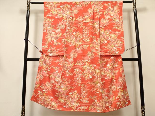 ■■■　サイズ　■■■ 【祝着】 身丈 139cm（肩から） 裄丈 52.5cm（肩上げ　3.5cm） 袖丈 73cm　縫込み 2.5cm 袖幅 31cm 前幅 20.5cm 後幅 26.5cm 着物縫いこみ 内揚げ 7cm （腰上げ　0cm） 裄 お袖側 約5cm　身頃側 約5cm ■■■　商品詳細　■■■ 着物【正絹・未使用】 状態は特に目立ったシミ汚れなどもなく大変良い状態です。 大変上質な逸品になります。 お安く出品致しますので、是非この機会にいかがでしょうか？ ■■■　注意事項　■■■ ■モニター発色の具合により色合いが異なる場合がございます。 ■寸法は多少の誤差が生じる場合がございますのでご了承ください。 ■縫込みの長さが左右非対称の場合は短い部分を記載しております。 左右非対称であってもご返品・お値引き等の保証は出来かねますので、ご了承の上ご購入をお願い致します。 ■シミ等のチェックには注意を払っておりますが、見落としがある場合もございますし、個人の見解も様々ですので神経質な方のご購入はお控えください。 ■箪笥に入っておりました着物や帯なので畳みシワや匂いがあるものもございます。 ■お休みは基本的に土日祝となりますが、その他臨時でお休みする場合がございますのでご了承ください。 ■商品の発送は平日のみの発送となります。 ■夜間と土曜、日曜日はお問い合わせの回答が遅れる場合がございます。 ■当店では、お直し、紋入れ、お手入れ等は承っておりません。 ■生地の状態（ヤケ、経年劣化等）によってはサイズ直しが出来ない場合がございます。 その点もどうかご了承のうえ、ご購入をお願いいたします。 ■弊社で取り扱う商品は一点ものにつき、時期や在庫状況に応じて金額が変更となる場合がございます。 ■検針は行っておりません。予めご了承いただきますようお願いいたします。 ■【洗える着物】と記載のある商品におきましては、商品お届け後に洗濯を行ってしまってからのご返品にはご対応しかねます。 念の為、専門店でのお手入れをお願いいたします。 ■着物のサイズ目安は下記を参考ください↓ ＜女性着物＞　お端折り次第で＋5cm　−1cmが着用可能サイズ 　例）身丈170cmの場合、身長160cm〜175cm ＜男性着物＞　身丈＋約25cm〜27cm程が適応身長 　例）身丈155cmの場合、身長180〜182cm