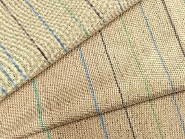 ■■■　サイズ　■■■ 身丈 153cm（肩から） 裄丈 64cm 袖丈 46cm　縫込み 3cm 袖幅 33cm 前幅 24cm 後幅 31cm 着物縫いこみ 内揚げ 0cm 裄 お袖側 約1.5cm　身頃側 約2.5cm ■■■　商品詳細　■■■ 【正絹・バチ衿】 状態は特に目立ったシミ汚れなどもなく大変良い状態です。 大変上質な逸品になります。 お安く出品致しますので、是非この機会にいかがでしょうか？ ■■■　注意事項　■■■ ■モニター発色の具合により色合いが異なる場合がございます。 ■寸法は多少の誤差が生じる場合がございますのでご了承ください。 ■縫込みの長さが左右非対称の場合は短い部分を記載しております。 左右非対称であってもご返品・お値引き等の保証は出来かねますので、ご了承の上ご購入をお願い致します。 ■シミ等のチェックには注意を払っておりますが、見落としがある場合もございますし、個人の見解も様々ですので神経質な方のご購入はお控えください。 ■箪笥に入っておりました着物や帯なので畳みシワや匂いがあるものもございます。 ■お休みは基本的に土日祝となりますが、その他臨時でお休みする場合がございますのでご了承ください。 ■商品の発送は平日のみの発送となります。 ■夜間と土曜、日曜日はお問い合わせの回答が遅れる場合がございます。 ■当店では、お直し、紋入れ、お手入れ等は承っておりません。 ■生地の状態（ヤケ、経年劣化等）によってはサイズ直しが出来ない場合がございます。 その点もどうかご了承のうえ、ご購入をお願いいたします。 ■弊社で取り扱う商品は一点ものにつき、時期や在庫状況に応じて金額が変更となる場合がございます。 ■検針は行っておりません。予めご了承いただきますようお願いいたします。 ■【洗える着物】と記載のある商品におきましては、商品お届け後に洗濯を行ってしまってからのご返品にはご対応しかねます。 念の為、専門店でのお手入れをお願いいたします。 ■着物のサイズ目安は下記を参考ください↓ ＜女性着物＞　お端折り次第で＋5?　−10?が着用可能サイズ 　例）身丈170?の場合、身長160?〜175? ＜男性着物＞　身丈＋約25?〜27?程が適応身長 　例）身丈155?の場合、身長180〜182?