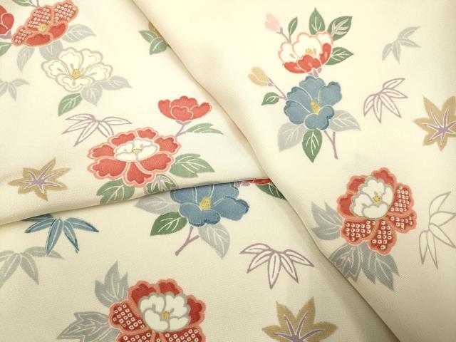 ■■■　サイズ　■■■ 身丈 158.5cm（肩から） 裄丈 64.5cm 袖丈 47cm　縫込み 3.5cm 袖幅 32cm 前幅 25cm 後幅 30.5cm 着物縫いこみ 内揚げ 0cm 裄 お袖側 約2cm　身頃側 約1cm ■■■　商品詳細　■■■ 【正絹】 状態は接写画像のように上前おくみ・上前・左袖・衿山に薄い汚れがございますが その他特に目立ったシミ汚れなどもなく大変良い状態です。 大変上質な逸品になります。 お安く出品致しますので、是非この機会にいかがでしょうか？ ■■■　注意事項　■■■ ■モニター発色の具合により色合いが異なる場合がございます。 ■寸法は多少の誤差が生じる場合がございますのでご了承ください。 ■縫込みの長さが左右非対称の場合は短い部分を記載しております。 左右非対称であってもご返品・お値引き等の保証は出来かねますので、ご了承の上ご購入をお願い致します。 ■シミ等のチェックには注意を払っておりますが、見落としがある場合もございますし、個人の見解も様々ですので神経質な方のご購入はお控えください。 ■箪笥に入っておりました着物や帯なので畳みシワや匂いがあるものもございます。 ■お休みは基本的に土日祝となりますが、その他臨時でお休みする場合がございますのでご了承ください。 ■商品の発送は平日のみの発送となります。 ■夜間と土曜、日曜日はお問い合わせの回答が遅れる場合がございます。 ■当店では、お直し、紋入れ、お手入れ等は承っておりません。 ■生地の状態（ヤケ、経年劣化等）によってはサイズ直しが出来ない場合がございます。 その点もどうかご了承のうえ、ご購入をお願いいたします。 ■弊社で取り扱う商品は一点ものにつき、時期や在庫状況に応じて金額が変更となる場合がございます。 ■検針は行っておりません。予めご了承いただきますようお願いいたします。 ■【洗える着物】と記載のある商品におきましては、商品お届け後に洗濯を行ってしまってからのご返品にはご対応しかねます。 念の為、専門店でのお手入れをお願いいたします。 ■着物のサイズ目安は下記を参考ください↓ ＜女性着物＞　お端折り次第で＋5?　−10?が着用可能サイズ 　例）身丈170?の場合、身長160?〜175? ＜男性着物＞　身丈＋約25?〜27?程が適応身長 　例）身丈155?の場合、身長180〜182?