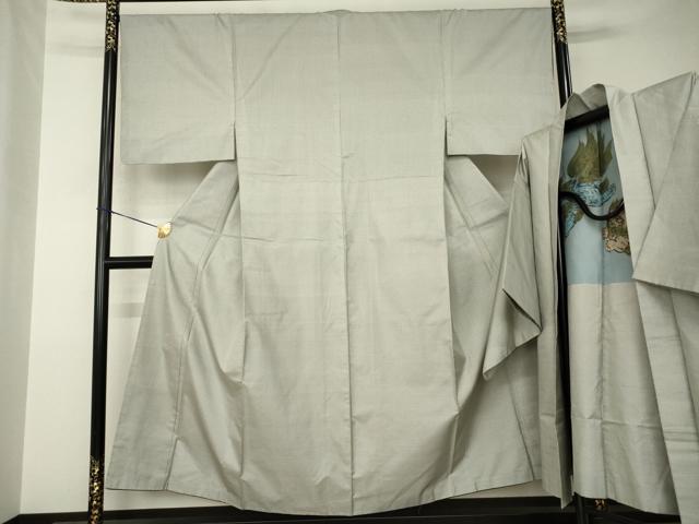 ■■■　サイズ　■■■ 【着物】 身丈 151cm（肩から） 裄丈 68cm 袖丈 49cm　縫込み 6cm 袖幅 34cm 前幅 24cm 後幅 30cm 着物縫いこみ 内揚げ 5cm 裄 お袖側 約1cm　身頃側 約0cm 【羽織】 身丈 93cm（肩から） 裄丈 68cm 袖丈 70cm　縫込み 4cm 袖幅 34.5cm 前幅 20cm 後幅 30cm 裄 お袖側 約1cm　身頃側 約1cm ■■■　商品詳細　■■■ 【正絹】 着物の状態は接写画像のように表地にシミ、衿にヤケがございますが その他特に目立ったシミ汚れなどもなく大変良い状態です。 羽織の状態は接写画像のように表地にヤケとシミがございますが その他特に目立ったシミ汚れなどもなく大変良い状態です。 大変上質な逸品になります。 お安く出品致しますので、是非この機会にいかがでしょうか？ ■■■　注意事項　■■■ ■モニター発色の具合により色合いが異なる場合がございます。 ■寸法は多少の誤差が生じる場合がございますのでご了承ください。 ■縫込みの長さが左右非対称の場合は短い部分を記載しております。 左右非対称であってもご返品・お値引き等の保証は出来かねますので、ご了承の上ご購入をお願い致します。 ■シミ等のチェックには注意を払っておりますが、見落としがある場合もございますし、個人の見解も様々ですので神経質な方のご購入はお控えください。 ■箪笥に入っておりました着物や帯なので畳みシワや匂いがあるものもございます。 ■お休みは基本的に土日祝となりますが、その他臨時でお休みする場合がございますのでご了承ください。 ■商品の発送は平日のみの発送となります。 ■夜間と土曜、日曜日はお問い合わせの回答が遅れる場合がございます。 ■当店では、お直し、紋入れ、お手入れ等は承っておりません。 ■生地の状態（ヤケ、経年劣化等）によってはサイズ直しが出来ない場合がございます。 その点もどうかご了承のうえ、ご購入をお願いいたします。 ■弊社で取り扱う商品は一点ものにつき、時期や在庫状況に応じて金額が変更となる場合がございます。 ■検針は行っておりません。予めご了承いただきますようお願いいたします。 ■【洗える着物】と記載のある商品におきましては、商品お届け後に洗濯を行ってしまってからのご返品にはご対応しかねます。 念の為、専門店でのお手入れをお願いいたします。 ■写真に写っている物が全てになります。それ以外の付属品はございませんのでご了承ください。 ■状態に関する写真につきましては、掲載可能な写真枚数に限りがあるため、各箇所につき1枚参考画像を掲載しております。 ■着物のサイズ目安は下記を参考ください↓ ＜女性着物＞　お端折り次第で＋5cm　−1cmが着用可能サイズ 　例）身丈170cmの場合、身長160cm〜175cm ＜男性着物＞　身丈＋約25cm〜27cm程が適応身長 　例）身丈155cmの場合、身長180〜182cm