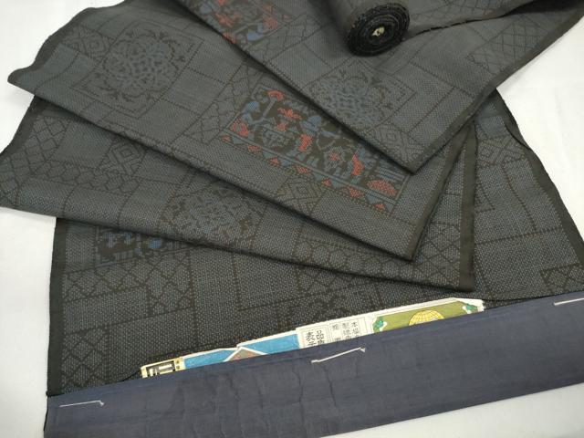 平和屋着物●本場大島紬　反物　着尺　7マルキ　古代染色純泥染　壁画文様　上代36万　証紙付き　逸品　未使用　DAAW7550zzz