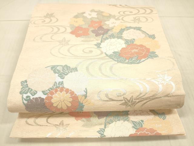 ■■■　サイズ　■■■ 長さ 426cm 幅 30cm程 ■■■　商品詳細　■■■ 【正絹】 状態は接写画像のように 柄止まり・裏地に薄い汚れがございますが その他特に目立ったシミ汚れなどもなく大変良い状態です。 着用時には見えない部分になるかと思いますので あまり気にならずお召になれるかと思います。 大変上質な逸品になります。 お安く出品致しますので、是非この機会にいかがでしょうか？ ■■■　注意事項　■■■ ■モニター発色の具合により色合いが異なる場合がございます。 ■寸法は多少の誤差が生じる場合がございますのでご了承ください。 ■縫込みの長さが左右非対称の場合は短い部分を記載しております。 左右非対称であってもご返品・お値引き等の保証は出来かねますので、ご了承の上ご購入をお願い致します。 ■シミ等のチェックには注意を払っておりますが、見落としがある場合もございますし、個人の見解も様々ですので神経質な方のご購入はお控えください。 ■箪笥に入っておりました着物や帯なので畳みシワや匂いがあるものもございます。 ■お休みは基本的に土日祝となりますが、その他臨時でお休みする場合がございますのでご了承ください。 ■商品の発送は平日のみの発送となります。 ■夜間と土曜、日曜日はお問い合わせの回答が遅れる場合がございます。 ■当店では、お直し、紋入れ、お手入れ等は承っておりません。 ■生地の状態（ヤケ、経年劣化等）によってはサイズ直しが出来ない場合がございます。 その点もどうかご了承のうえ、ご購入をお願いいたします。 ■弊社で取り扱う商品は一点ものにつき、時期や在庫状況に応じて金額が変更となる場合がございます。 ■検針は行っておりません。予めご了承いただきますようお願いいたします。 ■【洗える着物】と記載のある商品におきましては、商品お届け後に洗濯を行ってしまってからのご返品にはご対応しかねます。 念の為、専門店でのお手入れをお願いいたします。 ■着物のサイズ目安は下記を参考ください↓ ＜女性着物＞　お端折り次第で＋5?　−10?が着用可能サイズ 　例）身丈170?の場合、身長160?〜175? ＜男性着物＞　身丈＋約25?〜27?程が適応身長 　例）身丈155?の場合、身長180〜182?