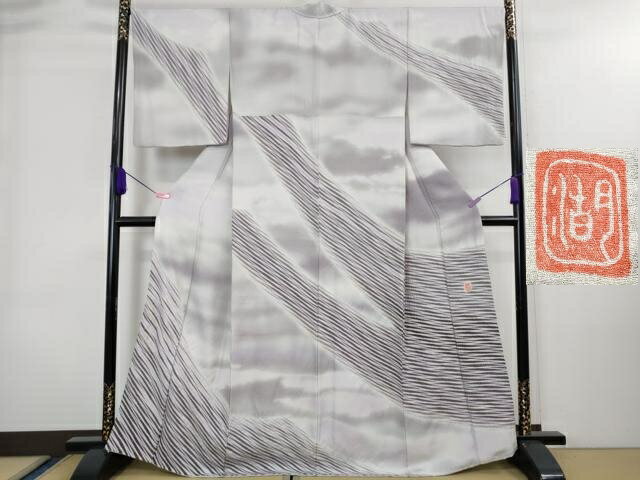 Full-Length Under-Kimono - 平和屋本店■極上　十日町　名門　滝泰謹製　訪問着　相良刺繍　おぼろ染め　襲絞り　霞文　暈し染め　銀通し地　逸品　DZAA8664kh5