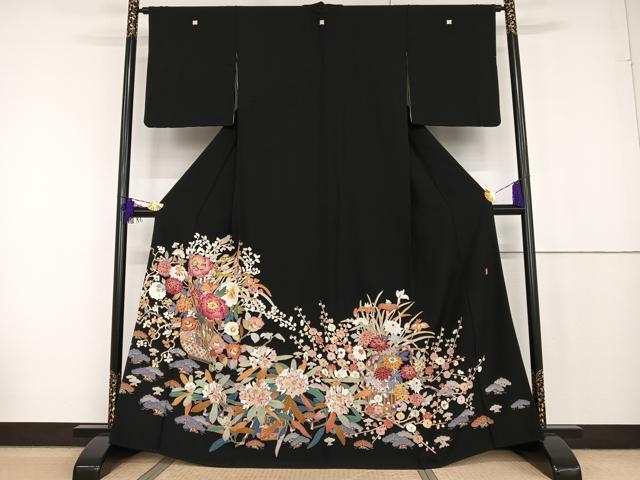 平和屋着物●本加賀友禅作家 百貫華峰 黒留袖 花陶器文 正絹 逸品 AAAT3121np
