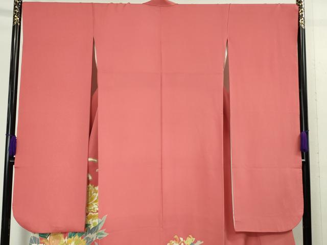 平和屋の平和屋本店●極上　創業460年・千總　振袖　刺繍　立波花文　韓紅色地　金糸　松坂屋染織名作展　逸品　DZAA4062kh6｜アングル3