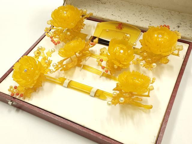 平和屋本店▼和装小物 髪飾りまとめて6点 簪 櫛 笄 文金高島田 打掛 婚礼 パール ラインストーン ケース入り 逸品 AABF9931ay
