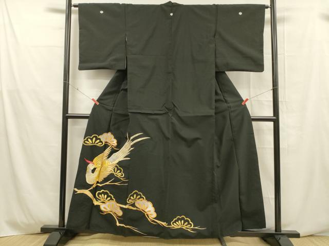 Rakuten - 平和屋着物■黒留袖 刺繍 尾長鳥松文 金銀彩 洗える着物 DABD6633cm