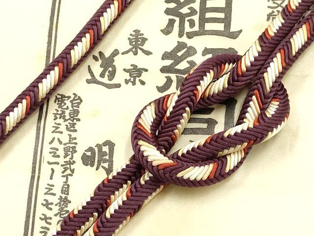 ■■■　サイズ　■■■ 長さ　約166.5cm（房を除く） ■■■　商品詳細　■■■ 【正絹】 状態は特に目立ったシミ汚れなどもなく大変良い状態です。 大変上質な逸品になります。 お安く出品致しますので、是非この機会にいかがでしょうか？ ■■■　注意事項　■■■ ■モニター発色の具合により色合いが異なる場合がございます。 ■寸法は多少の誤差が生じる場合がございますのでご了承ください。 ■縫込みの長さが左右非対称の場合は短い部分を記載しております。 左右非対称であってもご返品・お値引き等の保証は出来かねますので、ご了承の上ご購入をお願い致します。 ■シミ等のチェックには注意を払っておりますが、見落としがある場合もございますし、個人の見解も様々ですので神経質な方のご購入はお控えください。 ■箪笥に入っておりました着物や帯なので畳みシワや匂いがあるものもございます。 ■お休みは基本的に土日祝となりますが、その他臨時でお休みする場合がございますのでご了承ください。 ■商品の発送は平日のみの発送となります。 ■夜間と土曜、日曜日はお問い合わせの回答が遅れる場合がございます。 ■当店では、お直し、紋入れ、お手入れ等は承っておりません。 ■生地の状態（ヤケ、経年劣化等）によってはサイズ直しが出来ない場合がございます。 その点もどうかご了承のうえ、ご購入をお願いいたします。 ■弊社で取り扱う商品は一点ものにつき、時期や在庫状況に応じて金額が変更となる場合がございます。 ■検針は行っておりません。予めご了承いただきますようお願いいたします。 ■【洗える着物】と記載のある商品におきましては、商品お届け後に洗濯を行ってしまってからのご返品にはご対応しかねます。 念の為、専門店でのお手入れをお願いいたします。 ■着物のサイズ目安は下記を参考ください↓ ＜女性着物＞　お端折り次第で＋5cm　−1cmが着用可能サイズ 　例）身丈170cmの場合、身長160cm〜175cm ＜男性着物＞　身丈＋約25cm〜27cm程が適応身長 　例）身丈155cmの場合、身長180〜182cm