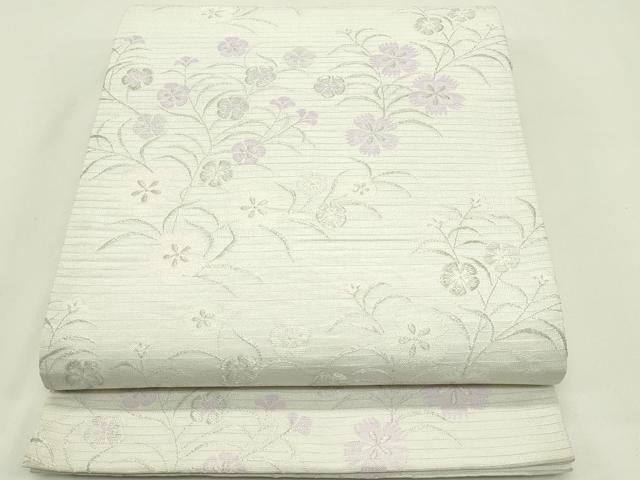 ■■■　サイズ　■■■ 長さ 436cm 幅 29.5cm程 ■■■　商品詳細　■■■ 【化繊】 状態は接写画像のように たれ先上部・太鼓上部に薄い汚れがございますが その他特に目立ったシミ汚れなどもなく大変良い状態です。 お安く出品致しますので、是非この機会にいかがでしょうか？ ■■■　注意事項　■■■ ■モニター発色の具合により色合いが異なる場合がございます。 ■寸法は多少の誤差が生じる場合がございますのでご了承ください。 ■縫込みの長さが左右非対称の場合は短い部分を記載しております。 左右非対称であってもご返品・お値引き等の保証は出来かねますので、ご了承の上ご購入をお願い致します。 ■シミ等のチェックには注意を払っておりますが、見落としがある場合もございますし、個人の見解も様々ですので神経質な方のご購入はお控えください。 ■箪笥に入っておりました着物や帯なので畳みシワや匂いがあるものもございます。 ■お休みは基本的に土日祝となりますが、その他臨時でお休みする場合がございますのでご了承ください。 ■商品の発送は平日のみの発送となります。 ■夜間と土曜、日曜日はお問い合わせの回答が遅れる場合がございます。 ■当店では、お直し、紋入れ、お手入れ等は承っておりません。 ■生地の状態（ヤケ、経年劣化等）によってはサイズ直しが出来ない場合がございます。 その点もどうかご了承のうえ、ご購入をお願いいたします。 ■弊社で取り扱う商品は一点ものにつき、時期や在庫状況に応じて金額が変更となる場合がございます。 ■検針は行っておりません。予めご了承いただきますようお願いいたします。 ■【洗える着物】と記載のある商品におきましては、商品お届け後に洗濯を行ってしまってからのご返品にはご対応しかねます。 念の為、専門店でのお手入れをお願いいたします。 ■写真に写っている物が全てになります。それ以外の付属品はございませんのでご了承ください。 ■状態に関する写真につきましては、掲載可能な写真枚数に限りがあるため、各箇所につき1枚参考画像を掲載しております。 ■着物のサイズ目安は下記を参考ください↓ ＜女性着物＞　お端折り次第で＋5cm　－1cmが着用可能サイズ 　例）身丈170cmの場合、身長160cm～175cm ＜男性着物＞　身丈＋約25cm～27cm程が適応身長 　例）身丈155cmの場合、身長180～182cm