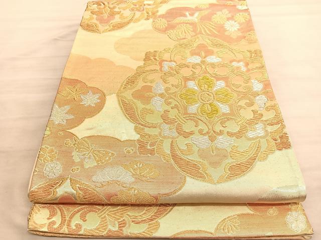 ■■■　サイズ　■■■ 長さ 412cm 幅 30cm程 ■■■　商品詳細　■■■ 【正絹・芯なし】 詳細に関しましては、画像をご確認ください。 大変上質な逸品になります。 お安く出品致しますので、是非この機会にいかがでしょうか？ ■■■　注意事項　■■■ ■モニター発色の具合により色合いが異なる場合がございます。 ■寸法は多少の誤差が生じる場合がございますのでご了承ください。 ■縫込みの長さが左右非対称の場合は短い部分を記載しております。 左右非対称であってもご返品・お値引き等の保証は出来かねますので、ご了承の上ご購入をお願い致します。 ■シミ等のチェックには注意を払っておりますが、見落としがある場合もございますし、個人の見解も様々ですので神経質な方のご購入はお控えください。 ■箪笥に入っておりました着物や帯なので畳みシワや匂いがあるものもございます。 ■お休みは基本的に土日祝となりますが、その他臨時でお休みする場合がございますのでご了承ください。 ■商品の発送は平日のみの発送となります。 ■夜間と土曜、日曜日はお問い合わせの回答が遅れる場合がございます。 ■当店では、お直し、紋入れ、お手入れ等は承っておりません。 ■生地の状態（ヤケ、経年劣化等）によってはサイズ直しが出来ない場合がございます。 その点もどうかご了承のうえ、ご購入をお願いいたします。 ■弊社で取り扱う商品は一点ものにつき、時期や在庫状況に応じて金額が変更となる場合がございます。 ■検針は行っておりません。予めご了承いただきますようお願いいたします。 ■【洗える着物】と記載のある商品におきましては、商品お届け後に洗濯を行ってしまってからのご返品にはご対応しかねます。 念の為、専門店でのお手入れをお願いいたします。 ■着物のサイズ目安は下記を参考ください↓ ＜女性着物＞　お端折り次第で＋5cm　−1cmが着用可能サイズ 　例）身丈170cmの場合、身長160cm〜175cm ＜男性着物＞　身丈＋約25cm〜27cm程が適応身長 　例）身丈155cmの場合、身長180〜182cm
