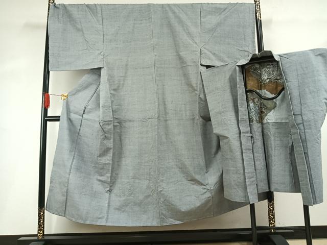 ■■■　サイズ　■■■ 【着物】 身丈 147cm（肩から） 裄丈 72cm 袖丈 49cm　縫込み 3.5cm 袖幅 37.5cm 前幅 27cm 後幅 33cm 着物縫いこみ 内揚げ 0cm 裄 お袖側 約1.5cm　身頃側 約2.5cm 【羽織】 身丈 80cm（肩から） 裄丈 34cm 前幅 22cm 後幅 32cm ■■■　商品詳細　■■■ 【正絹】 着物の状態は接写画像のように胴裏に薄い汚れがございますが その他特に目立ったシミ汚れなどもなく大変良い状態です。 羽織の状態は特に目立ったシミ汚れなどもなく大変良い状態です。 大変上質な逸品になります。 お安く出品致しますので、是非この機会にいかがでしょうか？ ■■■　注意事項　■■■ ■モニター発色の具合により色合いが異なる場合がございます。 ■寸法は多少の誤差が生じる場合がございますのでご了承ください。 ■縫込みの長さが左右非対称の場合は短い部分を記載しております。 左右非対称であってもご返品・お値引き等の保証は出来かねますので、ご了承の上ご購入をお願い致します。 ■シミ等のチェックには注意を払っておりますが、見落としがある場合もございますし、個人の見解も様々ですので神経質な方のご購入はお控えください。 ■箪笥に入っておりました着物や帯なので畳みシワや匂いがあるものもございます。 ■お休みは基本的に土日祝となりますが、その他臨時でお休みする場合がございますのでご了承ください。 ■商品の発送は平日のみの発送となります。 ■夜間と土曜、日曜日はお問い合わせの回答が遅れる場合がございます。 ■当店では、お直し、紋入れ、お手入れ等は承っておりません。 ■生地の状態（ヤケ、経年劣化等）によってはサイズ直しが出来ない場合がございます。 その点もどうかご了承のうえ、ご購入をお願いいたします。 ■弊社で取り扱う商品は一点ものにつき、時期や在庫状況に応じて金額が変更となる場合がございます。 ■検針は行っておりません。予めご了承いただきますようお願いいたします。 ■【洗える着物】と記載のある商品におきましては、商品お届け後に洗濯を行ってしまってからのご返品にはご対応しかねます。 念の為、専門店でのお手入れをお願いいたします。 ■着物のサイズ目安は下記を参考ください↓ ＜女性着物＞　お端折り次第で＋5cm　−1cmが着用可能サイズ 　例）身丈170cmの場合、身長160cm〜175cm ＜男性着物＞　身丈＋約25cm〜27cm程が適応身長 　例）身丈155cmの場合、身長180〜182cm