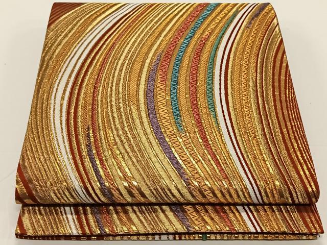 ■■■　サイズ　■■■ 長さ 438cm 幅 31cm程 ■■■　商品詳細　■■■ 【正絹】 詳細に関しましては、画像をご確認ください。 大変上質な逸品になります。 お安く出品致しますので、是非この機会にいかがでしょうか？ ■■■　注意事項　■■■ ■モニター発色の具合により色合いが異なる場合がございます。 ■寸法は多少の誤差が生じる場合がございますのでご了承ください。 ■縫込みの長さが左右非対称の場合は短い部分を記載しております。 左右非対称であってもご返品・お値引き等の保証は出来かねますので、ご了承の上ご購入をお願い致します。 ■シミ等のチェックには注意を払っておりますが、見落としがある場合もございますし、個人の見解も様々ですので神経質な方のご購入はお控えください。 ■箪笥に入っておりました着物や帯なので畳みシワや匂いがあるものもございます。 ■お休みは基本的に土日祝となりますが、その他臨時でお休みする場合がございますのでご了承ください。 ■商品の発送は平日のみの発送となります。 ■夜間と土曜、日曜日はお問い合わせの回答が遅れる場合がございます。 ■当店では、お直し、紋入れ、お手入れ等は承っておりません。 ■生地の状態（ヤケ、経年劣化等）によってはサイズ直しが出来ない場合がございます。 その点もどうかご了承のうえ、ご購入をお願いいたします。 ■弊社で取り扱う商品は一点ものにつき、時期や在庫状況に応じて金額が変更となる場合がございます。 ■検針は行っておりません。予めご了承いただきますようお願いいたします。 ■【洗える着物】と記載のある商品におきましては、商品お届け後に洗濯を行ってしまってからのご返品にはご対応しかねます。 念の為、専門店でのお手入れをお願いいたします。 ■着物のサイズ目安は下記を参考ください↓ ＜女性着物＞　お端折り次第で＋5cm　−1cmが着用可能サイズ 　例）身丈170cmの場合、身長160cm〜175cm ＜男性着物＞　身丈＋約25cm〜27cm程が適応身長 　例）身丈155cmの場合、身長180〜182cm