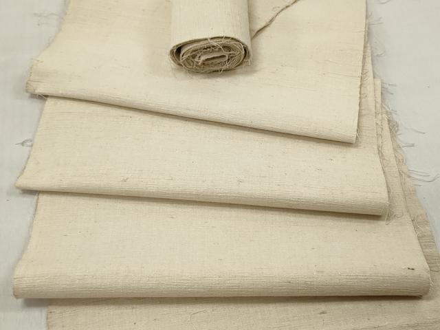 ■■■　サイズ　■■■ 幅 　約31cm ■■■　商品詳細　■■■ 【正絹・未使用】 状態は接写画像のように表地所々・裏面所々に薄い汚れ・ヤケがございます。 大変上質な逸品になります。 お安く出品致しますので、是非この機会にいかがでしょうか？ ■■■　注意事項　■■■ ■モニター発色の具合により色合いが異なる場合がございます。 ■寸法は多少の誤差が生じる場合がございますのでご了承ください。 ■縫込みの長さが左右非対称の場合は短い部分を記載しております。 左右非対称であってもご返品・お値引き等の保証は出来かねますので、ご了承の上ご購入をお願い致します。 ■シミ等のチェックには注意を払っておりますが、見落としがある場合もございますし、個人の見解も様々ですので神経質な方のご購入はお控えください。 ■箪笥に入っておりました着物や帯なので畳みシワや匂いがあるものもございます。 ■お休みは基本的に土日祝となりますが、その他臨時でお休みする場合がございますのでご了承ください。 ■商品の発送は平日のみの発送となります。 ■夜間と土曜、日曜日はお問い合わせの回答が遅れる場合がございます。 ■当店では、お直し、紋入れ、お手入れ等は承っておりません。 ■生地の状態（ヤケ、経年劣化等）によってはサイズ直しが出来ない場合がございます。 その点もどうかご了承のうえ、ご購入をお願いいたします。 ■弊社で取り扱う商品は一点ものにつき、時期や在庫状況に応じて金額が変更となる場合がございます。 ■検針は行っておりません。予めご了承いただきますようお願いいたします。 ■【洗える着物】と記載のある商品におきましては、商品お届け後に洗濯を行ってしまってからのご返品にはご対応しかねます。 念の為、専門店でのお手入れをお願いいたします。 ■着物のサイズ目安は下記を参考ください↓ ＜女性着物＞　お端折り次第で＋5cm　−1cmが着用可能サイズ 　例）身丈170cmの場合、身長160cm〜175cm ＜男性着物＞　身丈＋約25cm〜27cm程が適応身長 　例）身丈155cmの場合、身長180〜182cm