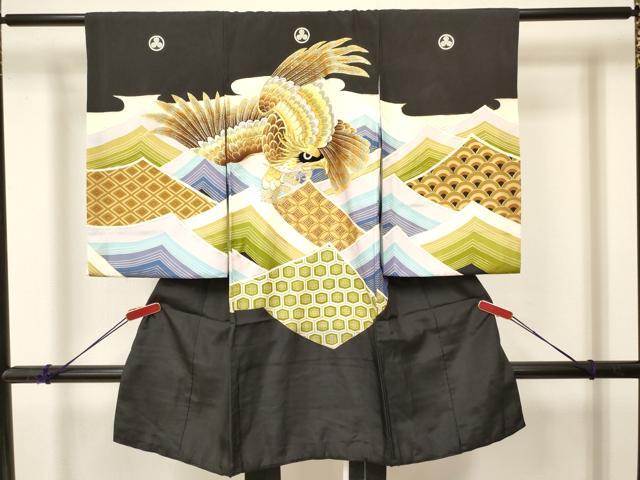 ■■■　サイズ　■■■ 【産着】 身丈 98.5cm（肩から） 裄丈 45.5cm 袖丈 57.5cm ■■■　商品詳細　■■■ 産着【着物：正絹・襦袢：化繊・五つ紋】 状態は特に目立ったシミ汚れなどもなく大変良い状態です。 大変上質な逸品になります。 お安く出品致しますので、是非この機会にいかがでしょうか？ ■■■　注意事項　■■■ ■モニター発色の具合により色合いが異なる場合がございます。 ■寸法は多少の誤差が生じる場合がございますのでご了承ください。 ■縫込みの長さが左右非対称の場合は短い部分を記載しております。 左右非対称であってもご返品・お値引き等の保証は出来かねますので、ご了承の上ご購入をお願い致します。 ■シミ等のチェックには注意を払っておりますが、見落としがある場合もございますし、個人の見解も様々ですので神経質な方のご購入はお控えください。 ■箪笥に入っておりました着物や帯なので畳みシワや匂いがあるものもございます。 ■お休みは基本的に土日祝となりますが、その他臨時でお休みする場合がございますのでご了承ください。 ■商品の発送は平日のみの発送となります。 ■夜間と土曜、日曜日はお問い合わせの回答が遅れる場合がございます。 ■当店では、お直し、紋入れ、お手入れ等は承っておりません。 ■生地の状態（ヤケ、経年劣化等）によってはサイズ直しが出来ない場合がございます。 その点もどうかご了承のうえ、ご購入をお願いいたします。 ■弊社で取り扱う商品は一点ものにつき、時期や在庫状況に応じて金額が変更となる場合がございます。 ■検針は行っておりません。予めご了承いただきますようお願いいたします。 ■【洗える着物】と記載のある商品におきましては、商品お届け後に洗濯を行ってしまってからのご返品にはご対応しかねます。 念の為、専門店でのお手入れをお願いいたします。 ■着物のサイズ目安は下記を参考ください↓ ＜女性着物＞　お端折り次第で＋5cm　−1cmが着用可能サイズ 　例）身丈170cmの場合、身長160cm〜175cm ＜男性着物＞　身丈＋約25cm〜27cm程が適応身長 　例）身丈155cmの場合、身長180〜182cm