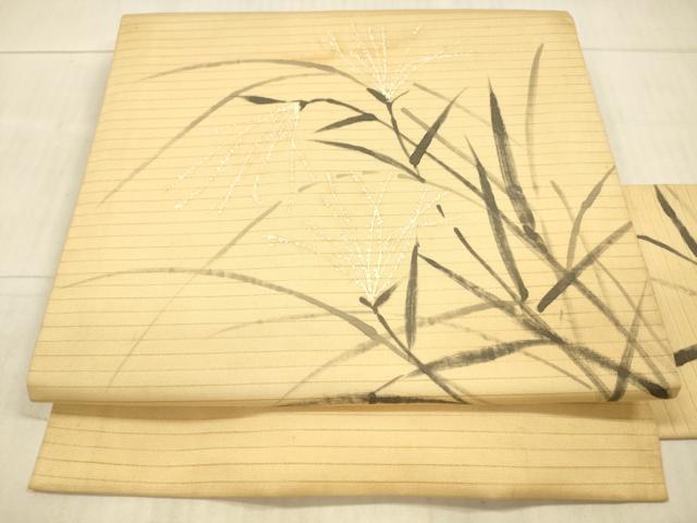 ■■■　サイズ　■■■ 長さ 342.5cm 幅 30cm程 ■■■　商品詳細　■■■ 【正絹】 状態は接写画像のように表地所々・裏地に薄い汚れがございます。 大変上質な逸品になりますのでぜひお手入れをされてお召しになられてはいかがでしょうか。 お安く出品致しますので、是非この機会にいかがでしょうか？ ■■■　注意事項　■■■ ■モニター発色の具合により色合いが異なる場合がございます。 ■寸法は多少の誤差が生じる場合がございますのでご了承ください。 ■縫込みの長さが左右非対称の場合は短い部分を記載しております。 左右非対称であってもご返品・お値引き等の保証は出来かねますので、ご了承の上ご購入をお願い致します。 ■シミ等のチェックには注意を払っておりますが、見落としがある場合もございますし、個人の見解も様々ですので神経質な方のご購入はお控えください。 ■箪笥に入っておりました着物や帯なので畳みシワや匂いがあるものもございます。 ■お休みは基本的に土日祝となりますが、その他臨時でお休みする場合がございますのでご了承ください。 ■商品の発送は平日のみの発送となります。 ■夜間と土曜、日曜日はお問い合わせの回答が遅れる場合がございます。 ■当店では、お直し、紋入れ、お手入れ等は承っておりません。 ■生地の状態（ヤケ、経年劣化等）によってはサイズ直しが出来ない場合がございます。 その点もどうかご了承のうえ、ご購入をお願いいたします。 ■弊社で取り扱う商品は一点ものにつき、時期や在庫状況に応じて金額が変更となる場合がございます。 ■検針は行っておりません。予めご了承いただきますようお願いいたします。 ■【洗える着物】と記載のある商品におきましては、商品お届け後に洗濯を行ってしまってからのご返品にはご対応しかねます。 念の為、専門店でのお手入れをお願いいたします。 ■着物のサイズ目安は下記を参考ください↓ ＜女性着物＞　お端折り次第で＋5?　−10?が着用可能サイズ 　例）身丈170?の場合、身長160?〜175? ＜男性着物＞　身丈＋約25?〜27?程が適応身長 　例）身丈155?の場合、身長180〜182?