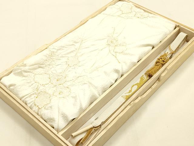 ■■■　商品詳細　■■■ 【正絹・未使用】 状態は参考画像のように帯揚げに薄い汚れがございます。 大変上質な逸品になります。 お安く出品致しますので、是非この機会にいかがでしょうか？ 帯締め長さ　約151cm ■■■　注意事項　■■■ ■モニター発色の具合により色合いが異なる場合がございます。 ■寸法は多少の誤差が生じる場合がございますのでご了承ください。 ■縫込みの長さが左右非対称の場合は短い部分を記載しております。 左右非対称であってもご返品・お値引き等の保証は出来かねますので、ご了承の上ご購入をお願い致します。 ■シミ等のチェックには注意を払っておりますが、見落としがある場合もございますし、個人の見解も様々ですので神経質な方のご購入はお控えください。 ■箪笥に入っておりました着物や帯なので畳みシワや匂いがあるものもございます。 ■お休みは基本的に土日祝となりますが、その他臨時でお休みする場合がございますのでご了承ください。 ■商品の発送は平日のみの発送となります。 ■夜間と土曜、日曜日はお問い合わせの回答が遅れる場合がございます。 ■当店では、お直し、紋入れ、お手入れ等は承っておりません。 ■生地の状態（ヤケ、経年劣化等）によってはサイズ直しが出来ない場合がございます。 その点もどうかご了承のうえ、ご購入をお願いいたします。 ■弊社で取り扱う商品は一点ものにつき、時期や在庫状況に応じて金額が変更となる場合がございます。 ■検針は行っておりません。予めご了承いただきますようお願いいたします。 ■【洗える着物】と記載のある商品におきましては、商品お届け後に洗濯を行ってしまってからのご返品にはご対応しかねます。 念の為、専門店でのお手入れをお願いいたします。 ■着物のサイズ目安は下記を参考ください↓ ＜女性着物＞　お端折り次第で＋5cm　−1cmが着用可能サイズ 　例）身丈170cmの場合、身長160cm〜175cm ＜男性着物＞　身丈＋約25cm〜27cm程が適応身長 　例）身丈155cmの場合、身長180〜182cm