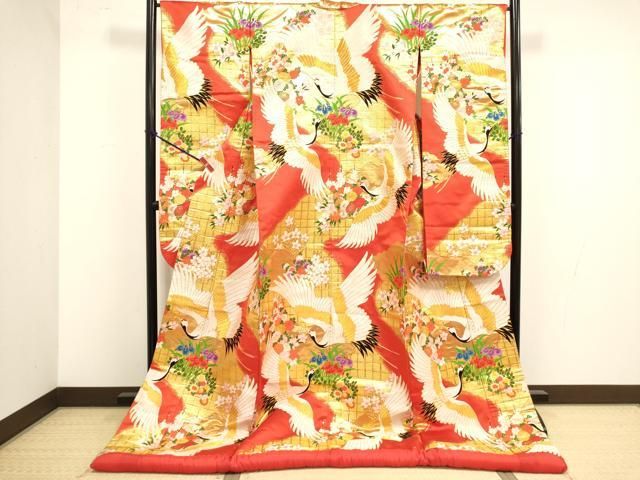 ■■■　サイズ　■■■ 身丈 194cm（肩から） 裄丈 66cm 袖丈 105.5cm　縫込み 6.5cm 袖幅 34cm 前幅 28.5cm 後幅 32cm 着物縫いこみ 内揚げ 0cm 裄 お袖側 約2cm　身頃側 約0cm ■■■　商品詳細　■■■ 【正絹】 状態は接写画像のように後身頃・下前おくみに糸ヨレ、ふき・胴裏に薄い汚れがございますが その他特に目立ったシミ汚れなどもなく大変良い状態です。 大変上質な逸品になります。 お安く出品致しますので、是非この機会にいかがでしょうか？ ■■■　注意事項　■■■ ■シミ等のチェックには注意を払っておりますが、見落としがある場合もございますし、個人の見解も様々ですので神経質な方のご購入はお控えください。 ■汚れやシミの種類につきましては、専門ではない為、正確な判別が難しく商品説明では種類を特定せず、汚れやシミと記載させております。 恐れ入りますが、ご了承くださいますようお願い申し上げます。 ■箪笥に入っておりました着物や帯なので畳みシワや匂いがあるものもございます。 ■お休みは基本的に土日祝となりますが、その他臨時でお休みする場合がございますのでご了承ください。 ■商品の発送は平日のみの発送となります。 ■夜間と土曜、日曜日はお問い合わせの回答が遅れる場合がございます。 ■当店では、お直し、紋入れ、お手入れ等は承っておりません。 ■生地の状態（ヤケ、経年劣化等）によってはサイズ直しが出来ない場合がございます。 その点もどうかご了承のうえ、ご購入をお願いいたします。 ■弊社で取り扱う商品は一点ものにつき、時期や在庫状況に応じて金額が変更となる場合がございます。 ■検針は行っておりません。予めご了承いただきますようお願いいたします。 ■【洗える着物】と記載のある商品におきましては、商品お届け後に洗濯を行ってしまってからのご返品にはご対応しかねます。 念の為、専門店でのお手入れをお願いいたします。 ■写真に写っている物が全てになります。 それ以外の付属品はございませんのでご了承ください。 ■状態に関する写真につきましては、掲載可能な写真枚数に限りがあるため、 各箇所につき1枚参考画像を掲載しております。 ■着物のサイズ目安は下記を参考ください↓ ＜女性着物＞　お端折り次第で＋5cm　−10cmが着用可能サイズ 　例）身丈170cmの場合、身長160cm〜175cm ＜男性着物＞　身丈＋約25cm〜27cm程が適応身長 　例）身丈155cmの場合、身長180cm〜182cm