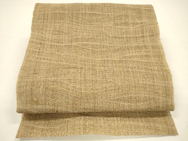 ■■■　サイズ　■■■ 長さ 378cm 幅 31.5cm程 ■■■　商品詳細　■■■ 【麻】 状態は接写画像のように 太鼓下部・胴回り・裏地に薄い汚れがございますが その他特に目立ったシミ汚れなどもなく大変良い状態です。 大変上質な逸品になります。 お安く出品致しますので、是非この機会にいかがでしょうか？ ■■■　注意事項　■■■ ■モニター発色の具合により色合いが異なる場合がございます。 ■寸法は多少の誤差が生じる場合がございますのでご了承ください。 ■縫込みの長さが左右非対称の場合は短い部分を記載しております。 左右非対称であってもご返品・お値引き等の保証は出来かねますので、ご了承の上ご購入をお願い致します。 ■シミ等のチェックには注意を払っておりますが、見落としがある場合もございますし、個人の見解も様々ですので神経質な方のご購入はお控えください。 ■箪笥に入っておりました着物や帯なので畳みシワや匂いがあるものもございます。 ■お休みは基本的に土日祝となりますが、その他臨時でお休みする場合がございますのでご了承ください。 ■商品の発送は平日のみの発送となります。 ■夜間と土曜、日曜日はお問い合わせの回答が遅れる場合がございます。 ■当店では、お直し、紋入れ、お手入れ等は承っておりません。 ■生地の状態（ヤケ、経年劣化等）によってはサイズ直しが出来ない場合がございます。 その点もどうかご了承のうえ、ご購入をお願いいたします。 ■弊社で取り扱う商品は一点ものにつき、時期や在庫状況に応じて金額が変更となる場合がございます。 ■検針は行っておりません。予めご了承いただきますようお願いいたします。 ■【洗える着物】と記載のある商品におきましては、商品お届け後に洗濯を行ってしまってからのご返品にはご対応しかねます。 念の為、専門店でのお手入れをお願いいたします。 ■着物のサイズ目安は下記を参考ください↓ ＜女性着物＞　お端折り次第で＋5?　−10?が着用可能サイズ 　例）身丈170?の場合、身長160?〜175? ＜男性着物＞　身丈＋約25?〜27?程が適応身長 　例）身丈155?の場合、身長180〜182?