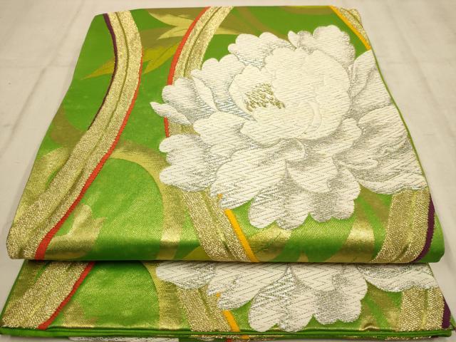 ■■■　サイズ　■■■ 長さ 424cm 幅 30cm程 ■■■　商品詳細　■■■ 【正絹・芯なし】 詳細に関しましては、画像をご確認ください。 大変上質な逸品になります。 お安く出品致しますので、是非この機会にいかがでしょうか？ ■■■　注意事項　■■■ ■モニター発色の具合により色合いが異なる場合がございます。 ■寸法は多少の誤差が生じる場合がございますのでご了承ください。 ■縫込みの長さが左右非対称の場合は短い部分を記載しております。 左右非対称であってもご返品・お値引き等の保証は出来かねますので、ご了承の上ご購入をお願い致します。 ■シミ等のチェックには注意を払っておりますが、見落としがある場合もございますし、個人の見解も様々ですので神経質な方のご購入はお控えください。 ■箪笥に入っておりました着物や帯なので畳みシワや匂いがあるものもございます。 ■お休みは基本的に土日祝となりますが、その他臨時でお休みする場合がございますのでご了承ください。 ■商品の発送は平日のみの発送となります。 ■夜間と土曜、日曜日はお問い合わせの回答が遅れる場合がございます。 ■当店では、お直し、紋入れ、お手入れ等は承っておりません。 ■生地の状態（ヤケ、経年劣化等）によってはサイズ直しが出来ない場合がございます。 その点もどうかご了承のうえ、ご購入をお願いいたします。 ■弊社で取り扱う商品は一点ものにつき、時期や在庫状況に応じて金額が変更となる場合がございます。 ■検針は行っておりません。予めご了承いただきますようお願いいたします。 ■【洗える着物】と記載のある商品におきましては、商品お届け後に洗濯を行ってしまってからのご返品にはご対応しかねます。 念の為、専門店でのお手入れをお願いいたします。 ■着物のサイズ目安は下記を参考ください↓ ＜女性着物＞　お端折り次第で＋5cm　−1cmが着用可能サイズ 　例）身丈170cmの場合、身長160cm〜175cm ＜男性着物＞　身丈＋約25cm〜27cm程が適応身長 　例）身丈155cmの場合、身長180〜182cm