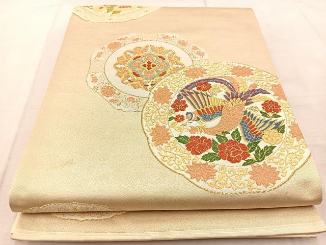■■■　サイズ　■■■ 長さ 436cm 幅 31cm程 ■■■　商品詳細　■■■ 【正絹】 詳細に関しましては、画像をご確認ください。 大変上質な逸品になります。 お安く出品致しますので、是非この機会にいかがでしょうか？ ■■■　注意事項　■■■ ■モニター発色の具合により色合いが異なる場合がございます。 ■寸法は多少の誤差が生じる場合がございますのでご了承ください。 ■縫込みの長さが左右非対称の場合は短い部分を記載しております。 左右非対称であってもご返品・お値引き等の保証は出来かねますので、ご了承の上ご購入をお願い致します。 ■シミ等のチェックには注意を払っておりますが、見落としがある場合もございますし、個人の見解も様々ですので神経質な方のご購入はお控えください。 ■箪笥に入っておりました着物や帯なので畳みシワや匂いがあるものもございます。 ■お休みは基本的に土日祝となりますが、その他臨時でお休みする場合がございますのでご了承ください。 ■商品の発送は平日のみの発送となります。 ■夜間と土曜、日曜日はお問い合わせの回答が遅れる場合がございます。 ■当店では、お直し、紋入れ、お手入れ等は承っておりません。 ■生地の状態（ヤケ、経年劣化等）によってはサイズ直しが出来ない場合がございます。 その点もどうかご了承のうえ、ご購入をお願いいたします。 ■弊社で取り扱う商品は一点ものにつき、時期や在庫状況に応じて金額が変更となる場合がございます。 ■検針は行っておりません。予めご了承いただきますようお願いいたします。 ■【洗える着物】と記載のある商品におきましては、商品お届け後に洗濯を行ってしまってからのご返品にはご対応しかねます。 念の為、専門店でのお手入れをお願いいたします。 ■着物のサイズ目安は下記を参考ください↓ ＜女性着物＞　お端折り次第で＋5cm　−1cmが着用可能サイズ 　例）身丈170cmの場合、身長160cm〜175cm ＜男性着物＞　身丈＋約25cm〜27cm程が適応身長 　例）身丈155cmの場合、身長180〜182cm